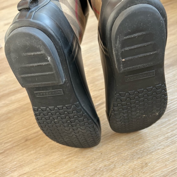 Burberry Clemence Rain Boots - Picture 9 of 11